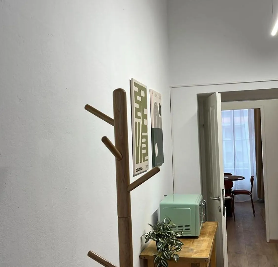 Lovely 1Br & 1Lr Apt For 5P In The Heart Of Vídeň Apartmán