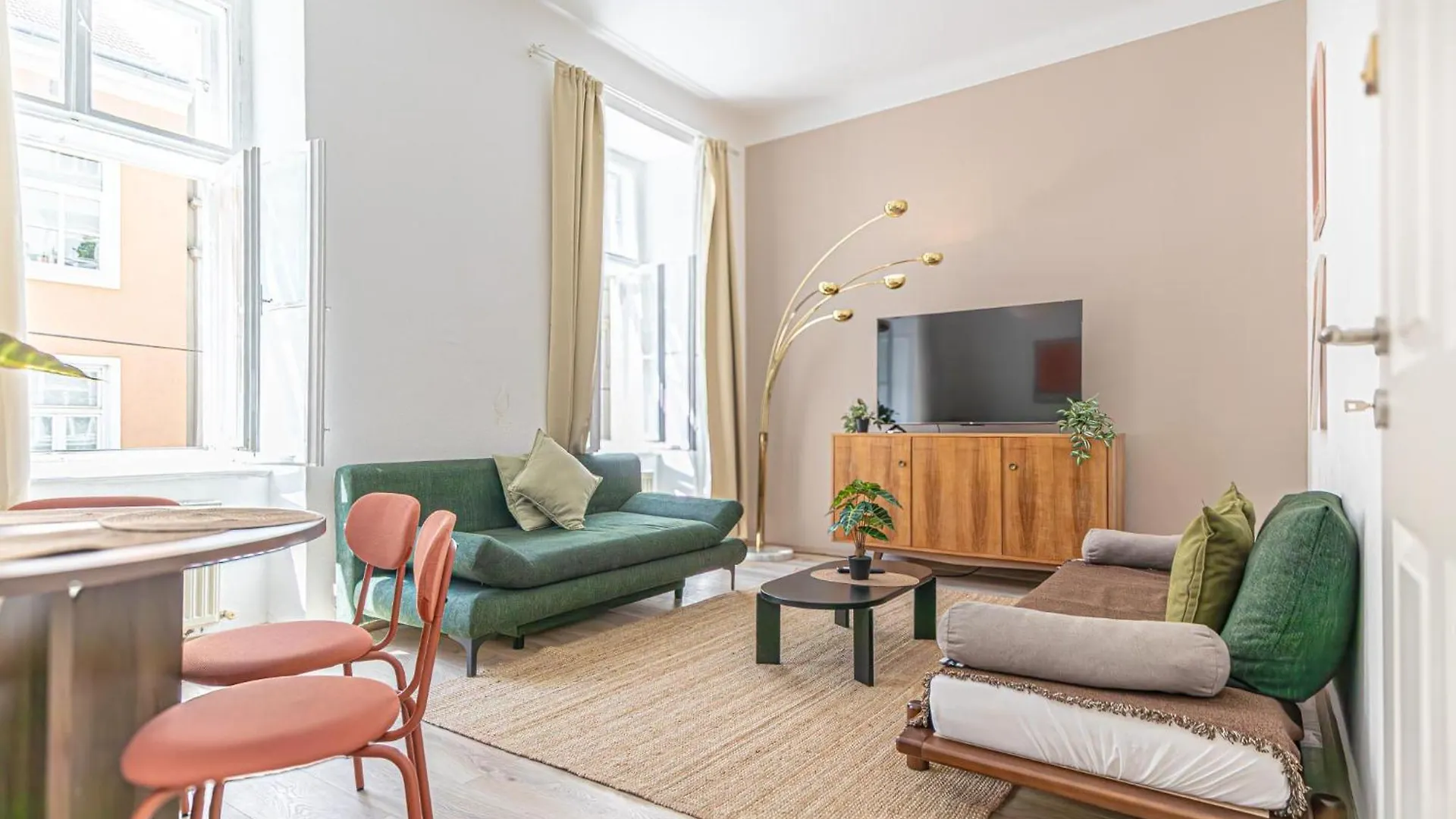 Lovely 1Br & 1Lr Apt For 5P In The Heart Of Vídeň