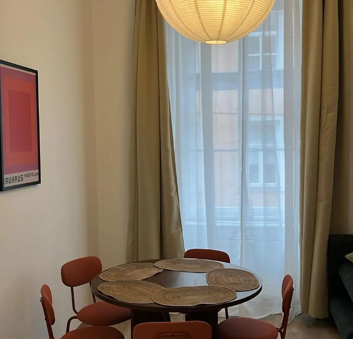 Apartment Lovely 1Br & 1Lr Apt For 5P In The Heart Of Vienna Austria