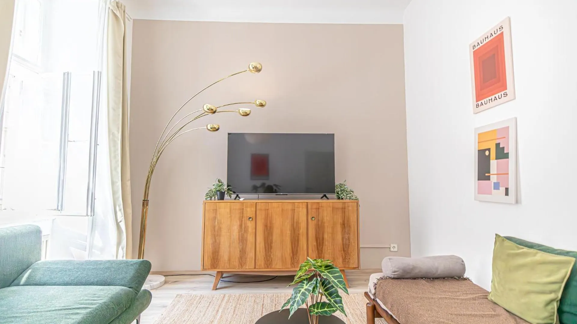 Lovely 1Br & 1Lr Apt For 5P In The Heart Of Vienna 0*,