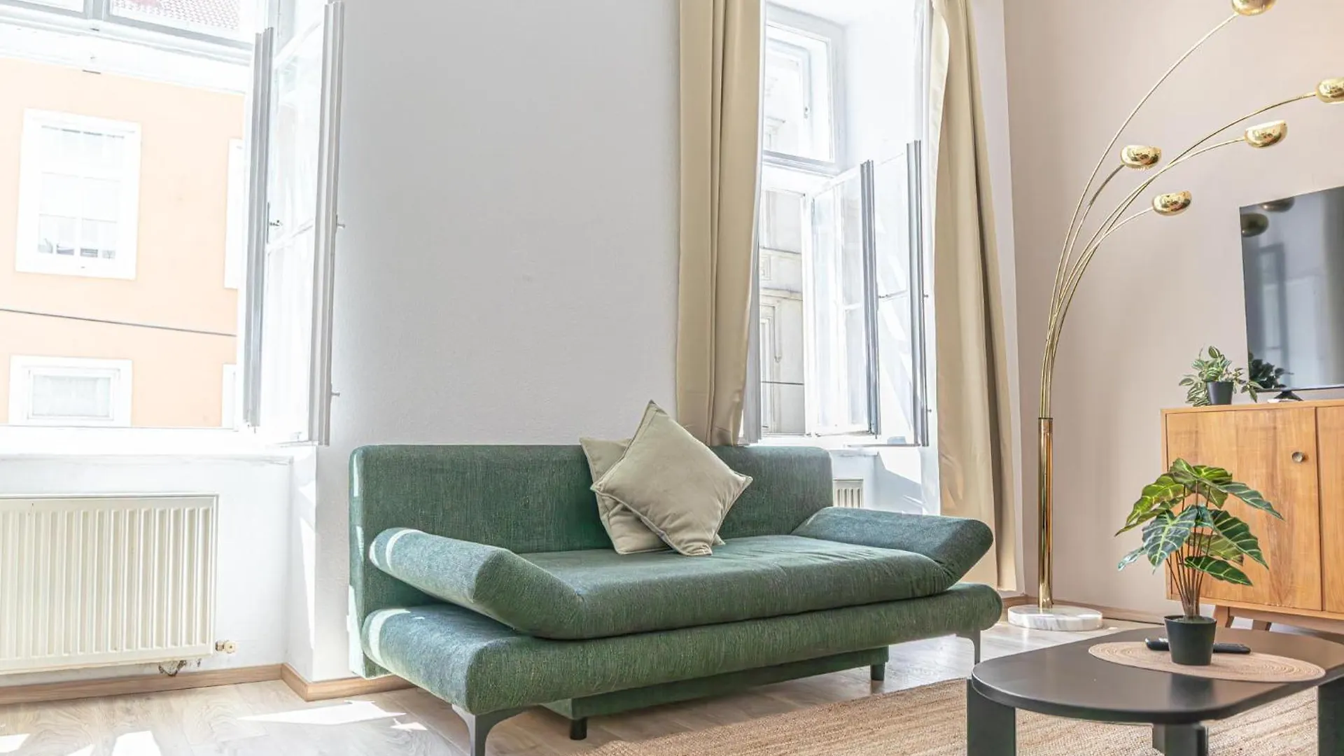 Lovely 1Br & 1Lr Apt For 5P In The Heart Of Vienna Apartment